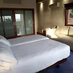 Dos Mares 3*