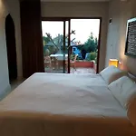 Dos Mares Hotel 3*
