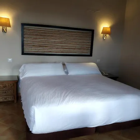 Dos Mares Hotell 3*